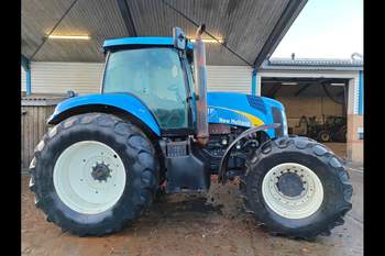 salg af New Holland T8040 traktor