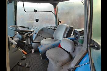 salg af New Holland T8040 traktor