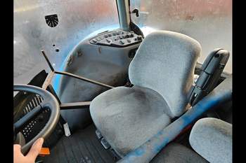 salg af New Holland T8040 traktor