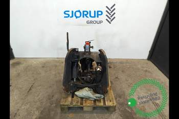 Frontlift Deutz Agrotron 120 m/PTO