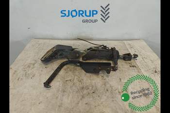 Case Maxxum 150 RIGHT Lift stabilizer