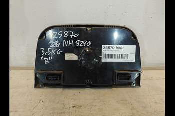 salg af Ford 8240  Instrument