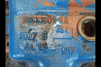salg af Lift Ford 8240
