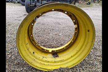 salg af Bakre Fälgring John Deere 8360R HÖGER