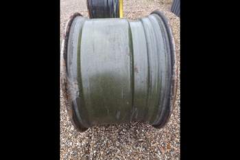 salg af Bakre Fälgring John Deere 8360R VÄNSTER