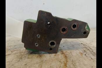 salg af John Deere 8360R  Remote valve end plate