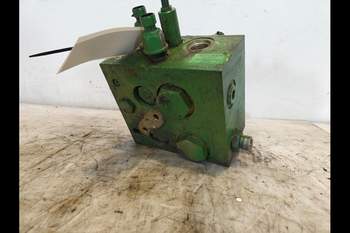 salg af Hydraulikventil John Deere 8360R