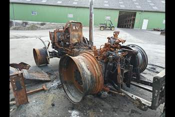 salg af Case CVX120 traktor