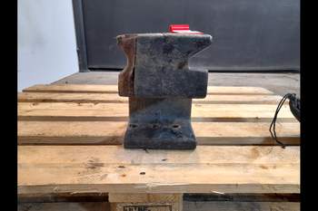 salg af Basisklods Case CVX120