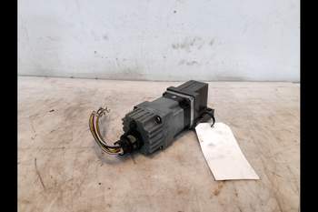 salg af Gearkasse Case CVX120 Step motor