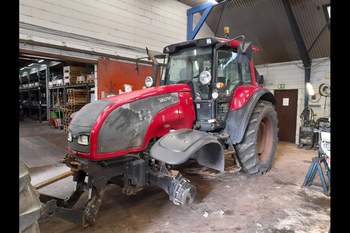 salg af Valtra T180 traktor