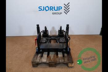 Valtra T180  Suspension support