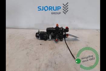 Valtra T180  Hydraulic brake valve