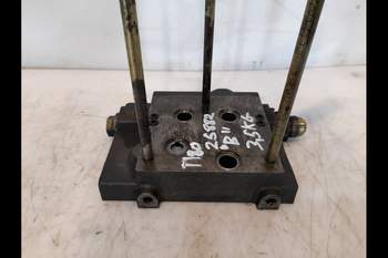 salg af Valtra T180  Hydraulic Valve support