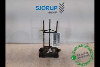 Valtra T180  Hydraulic Valve support