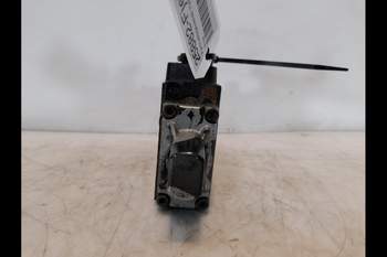 salg af Valtra T180  Remote control valve