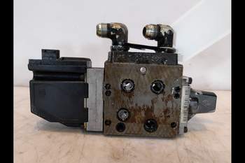 salg af Valtra T180  Remote control valve