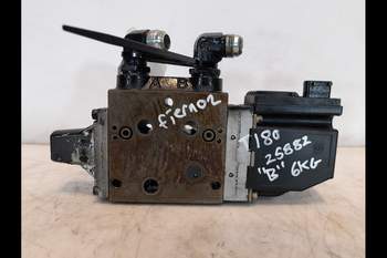 salg af Valtra T180  Remote control valve