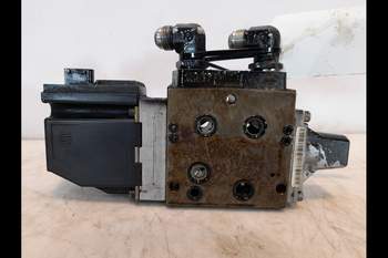 salg af Valtra T180  Remote control valve