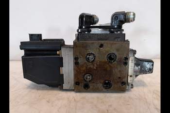 salg af Valtra T180  Remote control valve