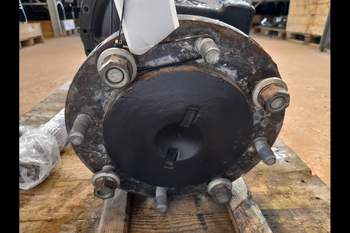 salg af Valtra T180 LEFT Rear Half Axle