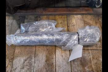 salg af Valtra T180 LEFT Rear Half Axle