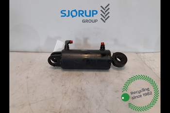 Valtra T180 RIGHT Lift Cylinder