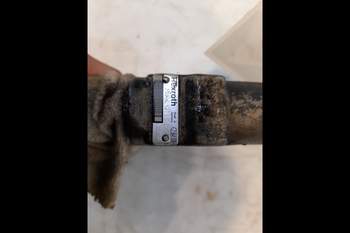 salg af Valtra T180  Hydraulic lift valve
