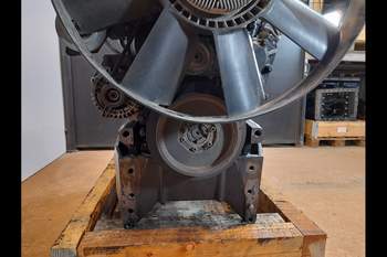 salg af Valtra T180  Engine