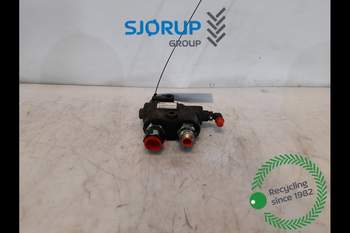 Valtra T180  Priority valve