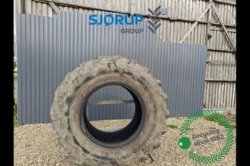Deutz-Fahr Agrotron 265 RIGHT Tire