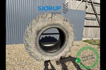 Deutz-Fahr Agrotron 265 LEFT Tire