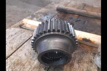 salg af Deutz-Fahr Agrotron 265 RIGHT Rear Half Axle