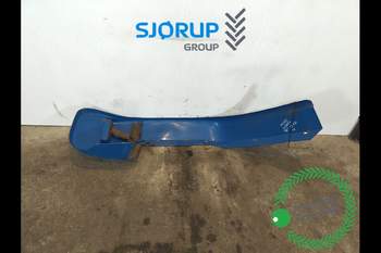 New Holland M135 RIGHT Rear Fender