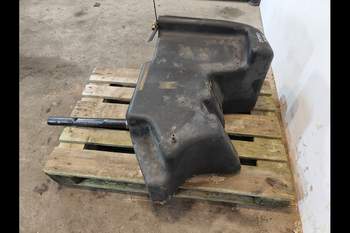 salg af New Holland M135  Fuel tank