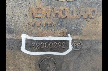 salg af New Holland M135  Fuel tank