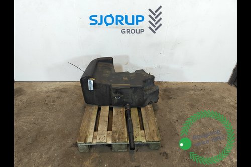 salg af New Holland M135  Fuel tank