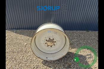 New Holland M135 RIGHT Rear Rim