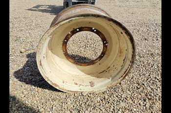 salg af New Holland M135 LEFT Front Rim