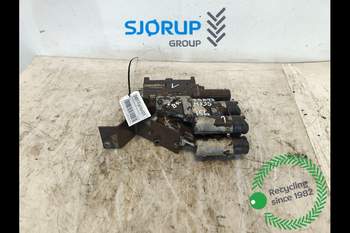 New Holland M135  Remote control valve