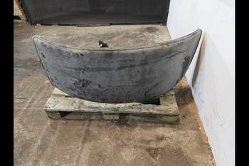salg af New Holland M135 RIGHT Front Fender