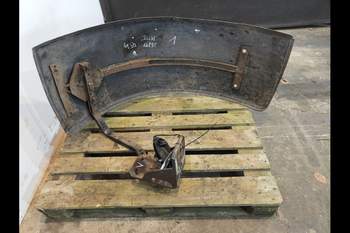 salg af New Holland M135 LEFT Front Fender