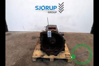 New Holland M135  Transmission