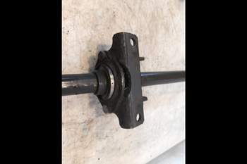 salg af New Holland M135  Drive shaft