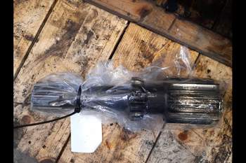 salg af New Holland M135 RIGHT Rear Half Axle