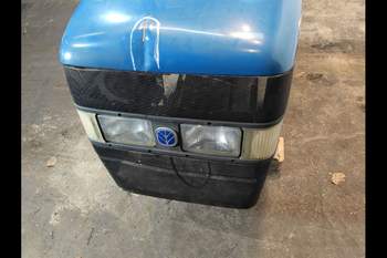 salg af New Holland M135  Engine Hood