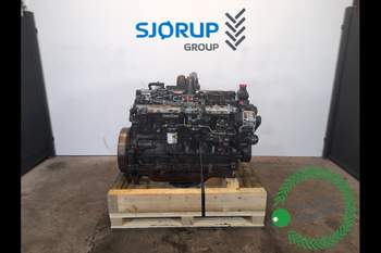 New Holland M135  Engine