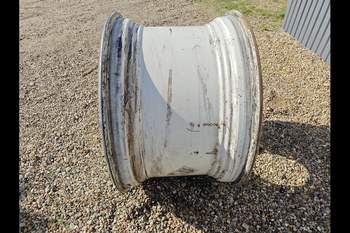 salg af Fælg New Holland T7.300 Bag Venstre
