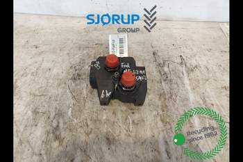 Massey Ferguson 6290  Hydraulic Valve support