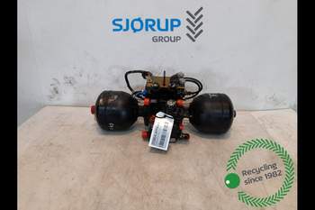 Steyr CVT 130  Suspension control valve